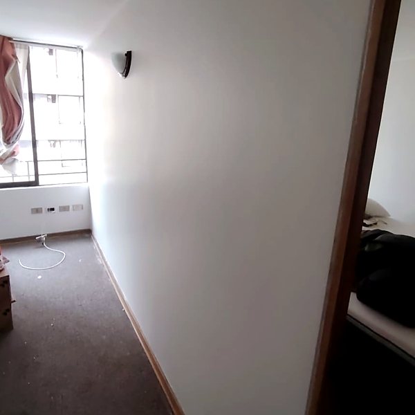 Dormitorio reparado y pintado